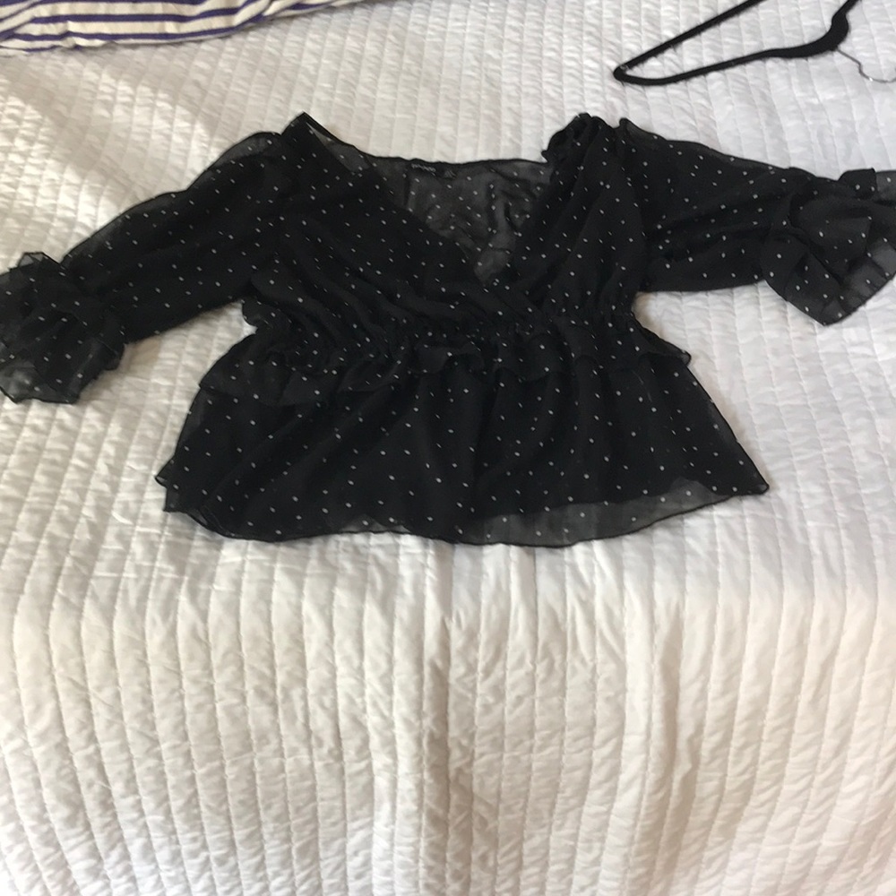 Fun black polka dot top!